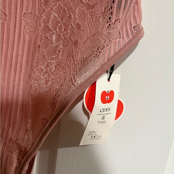 Cider Lace Sweetheart Bodysuit in Pink - Picture 4 of 4